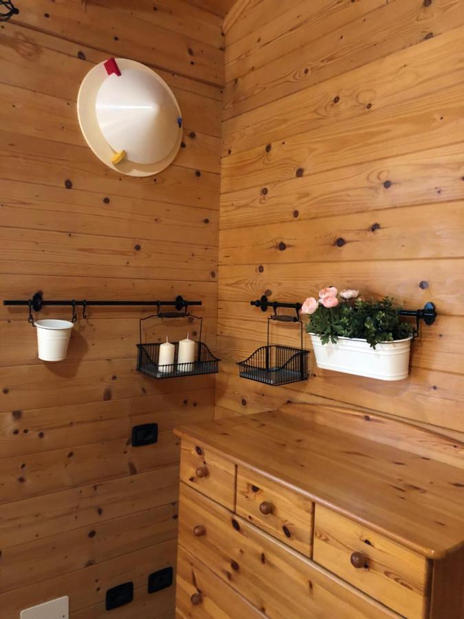 Chalet B&B Laghetti Martina Crevalcore エクステリア 写真