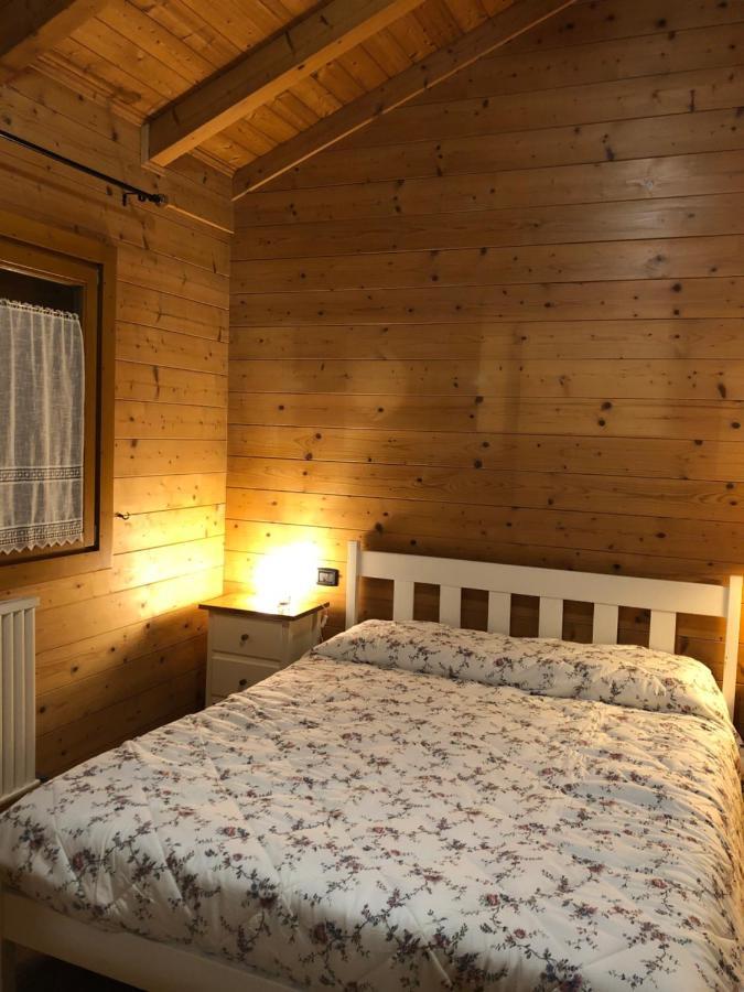 Chalet B&B Laghetti Martina Crevalcore エクステリア 写真