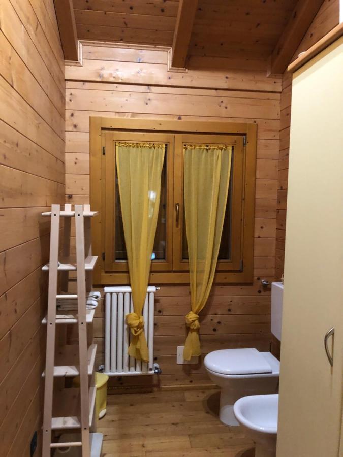 Chalet B&B Laghetti Martina Crevalcore エクステリア 写真