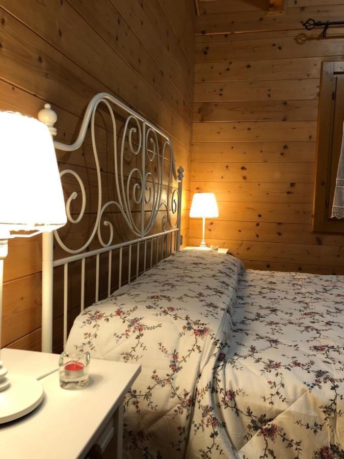 Chalet B&B Laghetti Martina Crevalcore エクステリア 写真