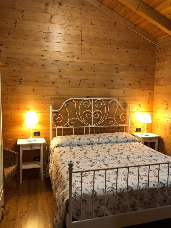 Chalet B&B Laghetti Martina Crevalcore エクステリア 写真