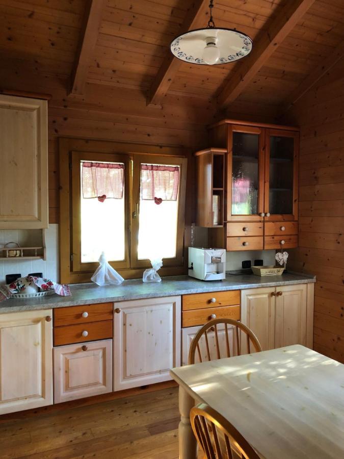 Chalet B&B Laghetti Martina Crevalcore エクステリア 写真