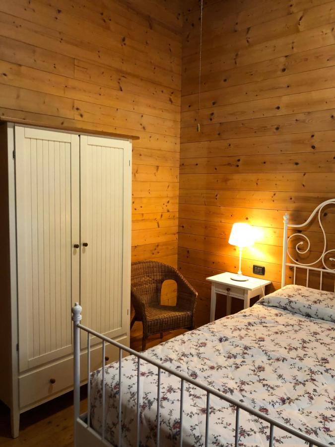 Chalet B&B Laghetti Martina Crevalcore エクステリア 写真