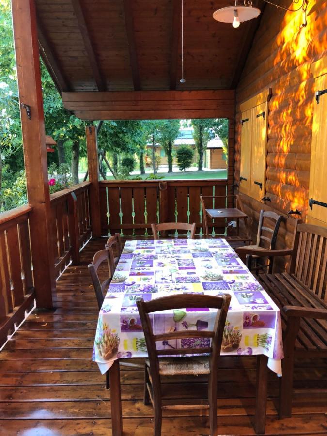 Chalet B&B Laghetti Martina Crevalcore エクステリア 写真