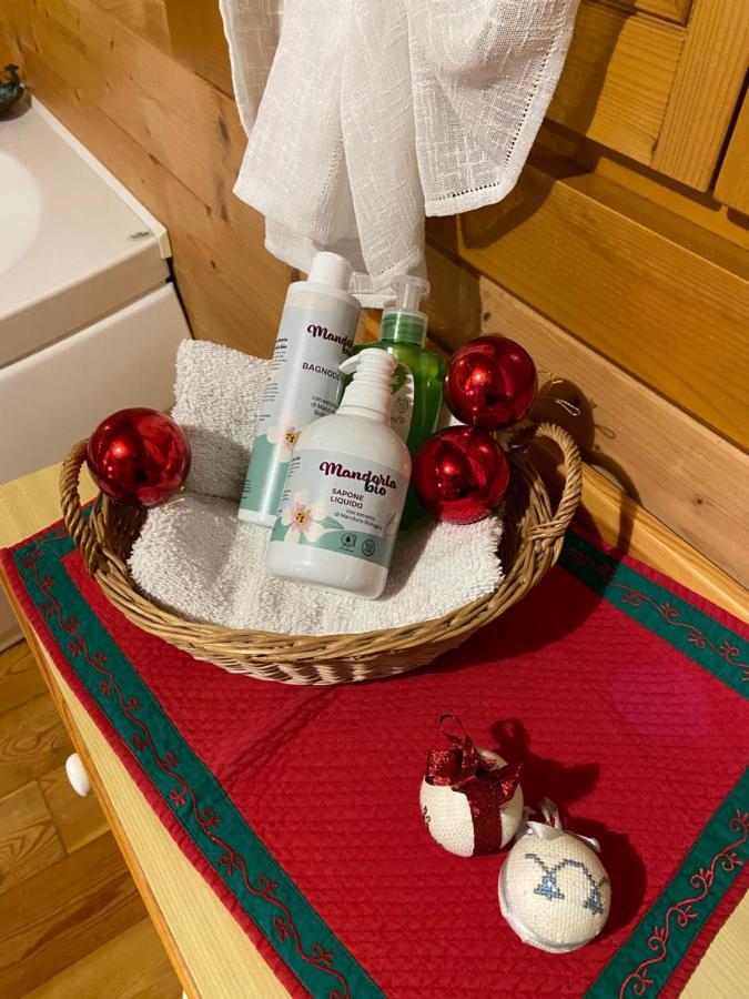 Chalet B&B Laghetti Martina Crevalcore エクステリア 写真