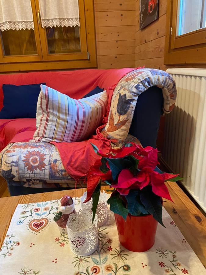 Chalet B&B Laghetti Martina Crevalcore エクステリア 写真