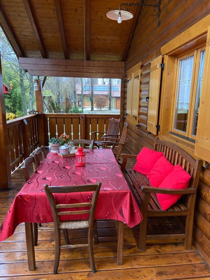 Chalet B&B Laghetti Martina Crevalcore エクステリア 写真